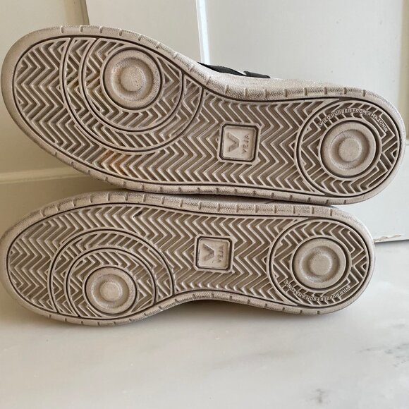 Veja Women V-10 Sneakers in white and black leather, Size 10 - Picture 9 of 10